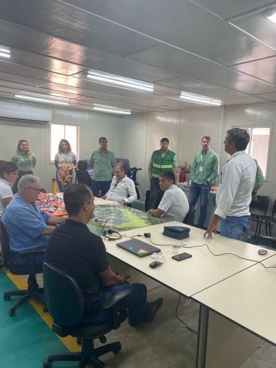Comitiva de vereadores visita Mina de Água Limpa da Vale e reforça papel fiscalizador diante de incertezas sobre retomada das operações.